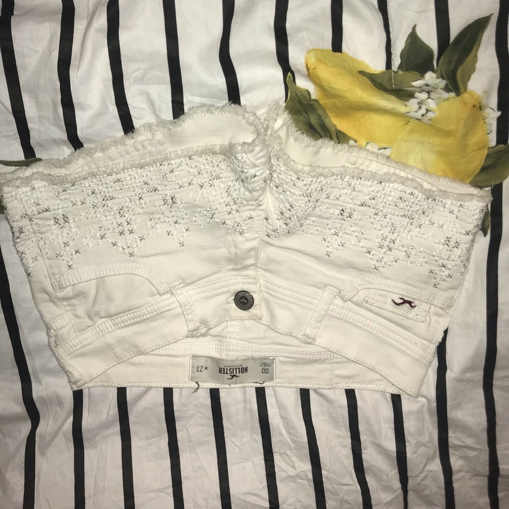 hollister 23 waist white jean shorts